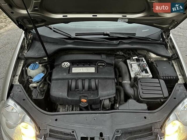 Бежевый Фольксваген Джетта, объемом двигателя 1.6 л и пробегом 249 тыс. км за 6299 $, фото 31 на Automoto.ua