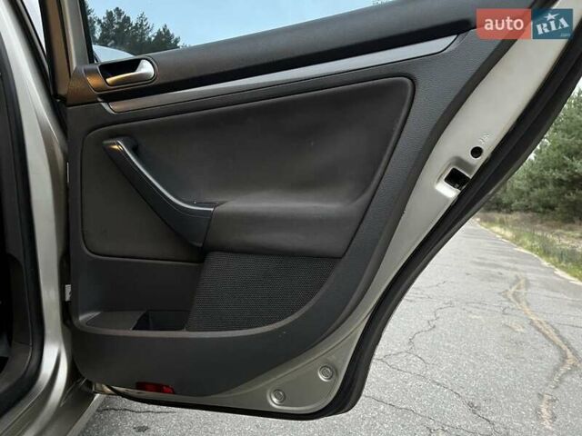 Бежевый Фольксваген Джетта, объемом двигателя 1.6 л и пробегом 249 тыс. км за 6299 $, фото 26 на Automoto.ua