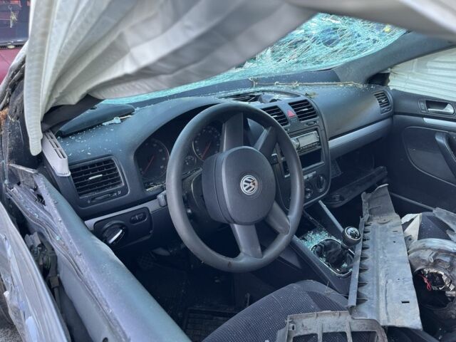 Бежевый Фольксваген Джетта, объемом двигателя 2.5 л и пробегом 280 тыс. км за 1500 $, фото 4 на Automoto.ua