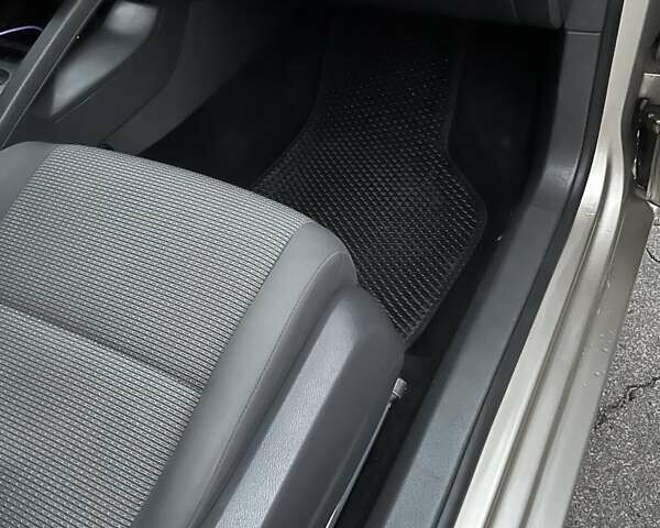 Бежевый Фольксваген Джетта, объемом двигателя 1.6 л и пробегом 249 тыс. км за 6299 $, фото 22 на Automoto.ua