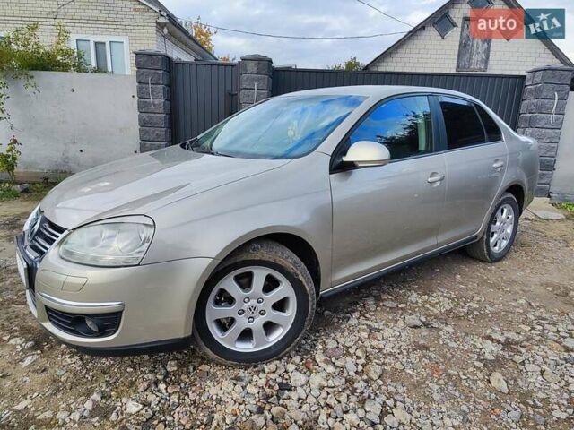 Бежевый Фольксваген Джетта, объемом двигателя 1.6 л и пробегом 238 тыс. км за 5100 $, фото 3 на Automoto.ua