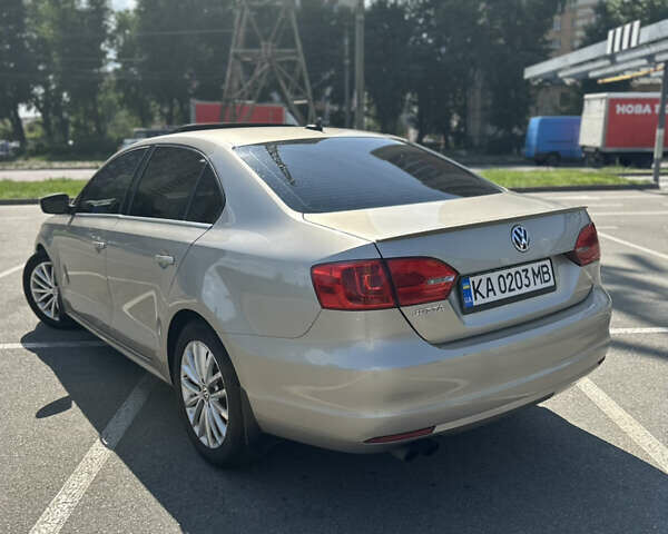 Бежевий Фольксваген Джетта, об'ємом двигуна 1.97 л та пробігом 273 тис. км за 10200 $, фото 5 на Automoto.ua