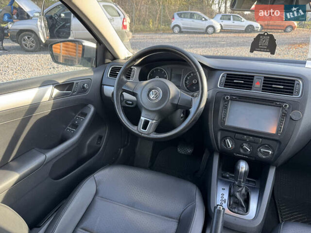 Бежевый Фольксваген Джетта, объемом двигателя 2.48 л и пробегом 289 тыс. км за 7999 $, фото 29 на Automoto.ua