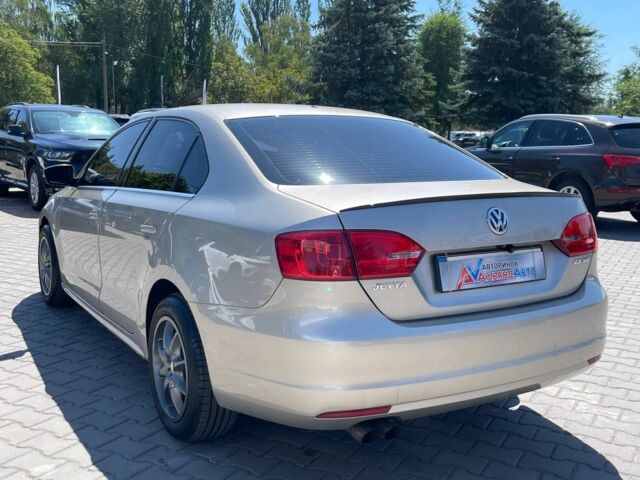 Бежевий Фольксваген Джетта, об'ємом двигуна 2.5 л та пробігом 225 тис. км за 8600 $, фото 4 на Automoto.ua