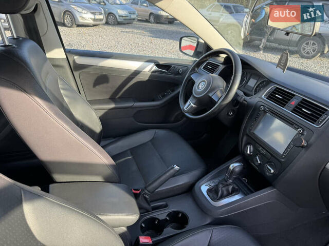 Бежевый Фольксваген Джетта, объемом двигателя 2.48 л и пробегом 289 тыс. км за 7999 $, фото 26 на Automoto.ua