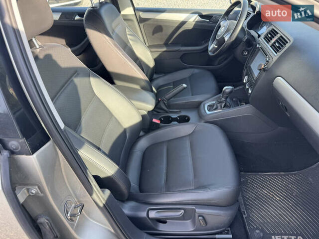 Бежевый Фольксваген Джетта, объемом двигателя 2.48 л и пробегом 289 тыс. км за 7999 $, фото 24 на Automoto.ua