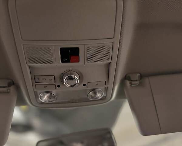 Бежевий Фольксваген Джетта, об'ємом двигуна 2.48 л та пробігом 229 тис. км за 8700 $, фото 23 на Automoto.ua