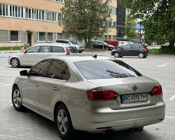Бежевий Фольксваген Джетта, об'ємом двигуна 1.97 л та пробігом 220 тис. км за 8999 $, фото 4 на Automoto.ua