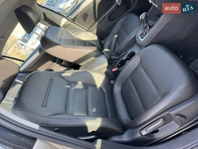 Бежевый Фольксваген Джетта, объемом двигателя 2.48 л и пробегом 289 тыс. км за 7999 $, фото 25 на Automoto.ua