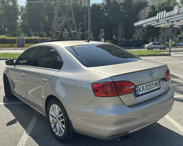 Бежевий Фольксваген Джетта, об'ємом двигуна 1.97 л та пробігом 273 тис. км за 10200 $, фото 8 на Automoto.ua