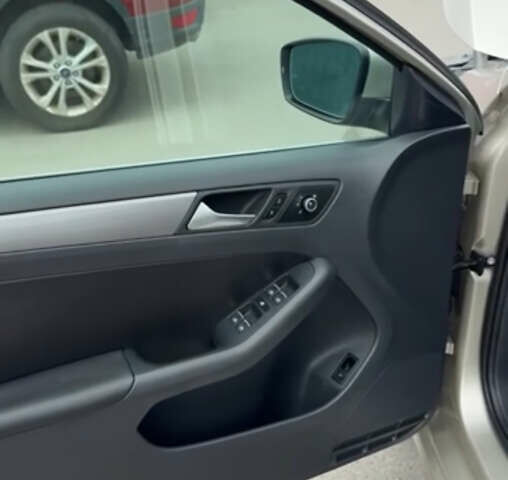 Бежевий Фольксваген Джетта, об'ємом двигуна 1.97 л та пробігом 171 тис. км за 9500 $, фото 8 на Automoto.ua