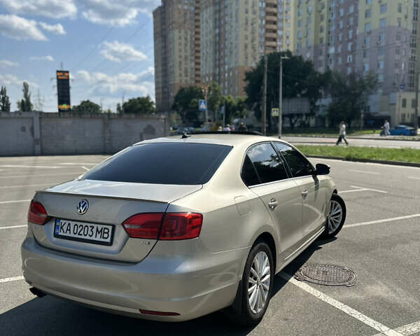 Бежевий Фольксваген Джетта, об'ємом двигуна 1.97 л та пробігом 273 тис. км за 10200 $, фото 10 на Automoto.ua