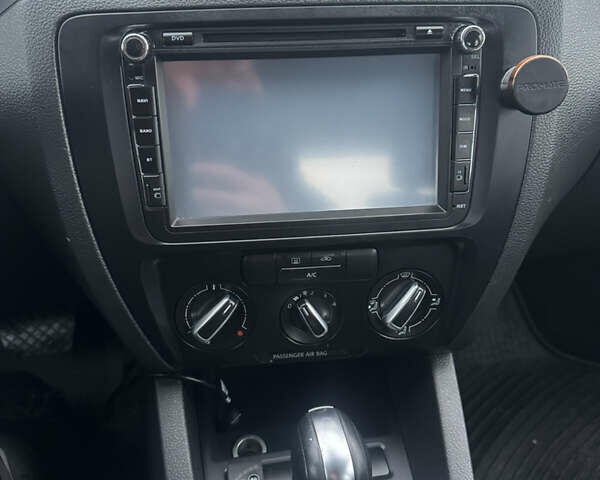 Бежевый Фольксваген Джетта, объемом двигателя 2.48 л и пробегом 289 тыс. км за 7299 $, фото 26 на Automoto.ua