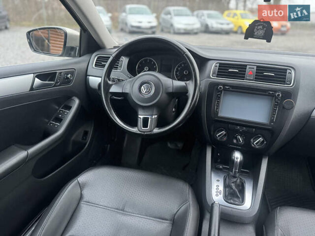 Бежевый Фольксваген Джетта, объемом двигателя 2.48 л и пробегом 289 тыс. км за 7299 $, фото 37 на Automoto.ua