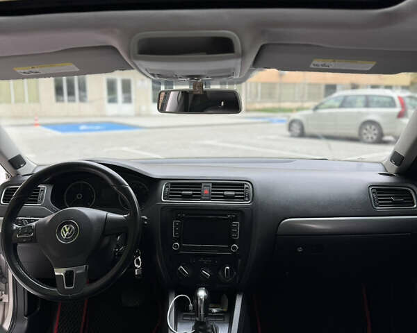 Бежевий Фольксваген Джетта, об'ємом двигуна 1.97 л та пробігом 220 тис. км за 8999 $, фото 8 на Automoto.ua