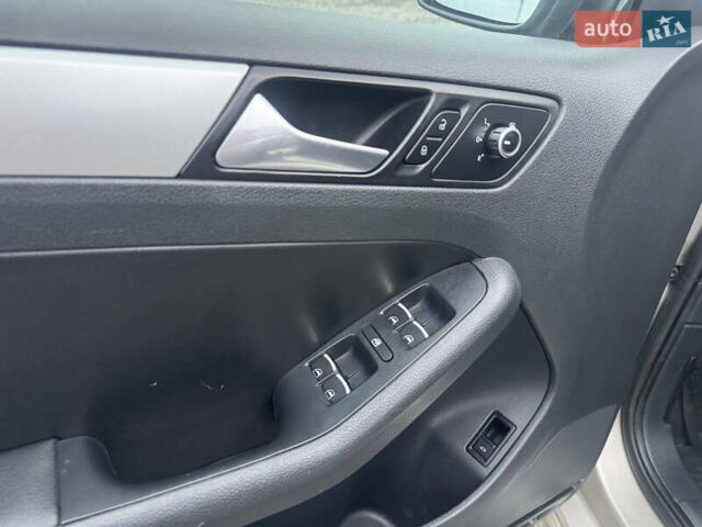 Бежевый Фольксваген Джетта, объемом двигателя 2.48 л и пробегом 289 тыс. км за 7299 $, фото 32 на Automoto.ua