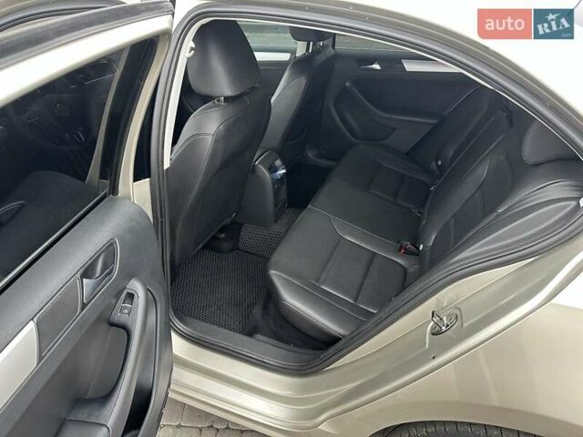 Бежевый Фольксваген Джетта, объемом двигателя 2.5 л и пробегом 224 тыс. км за 8600 $, фото 14 на Automoto.ua