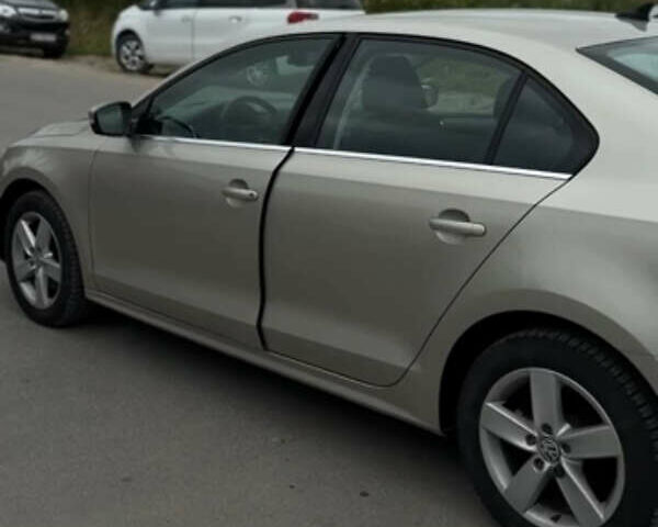 Бежевий Фольксваген Джетта, об'ємом двигуна 1.97 л та пробігом 171 тис. км за 9500 $, фото 1 на Automoto.ua