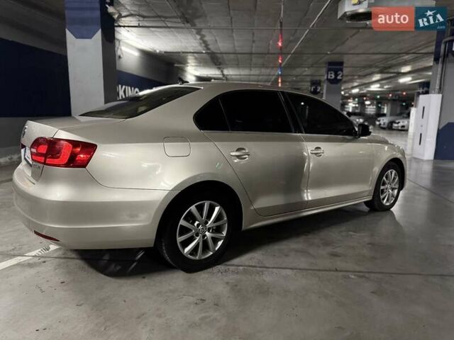 Бежевий Фольксваген Джетта, об'ємом двигуна 2.48 л та пробігом 229 тис. км за 8700 $, фото 8 на Automoto.ua