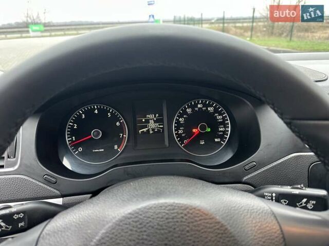 Бежевый Фольксваген Джетта, объемом двигателя 2.5 л и пробегом 224 тыс. км за 8600 $, фото 8 на Automoto.ua