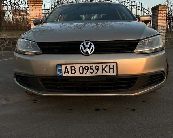 Бежевий Фольксваген Джетта, об'ємом двигуна 2.5 л та пробігом 250 тис. км за 8000 $, фото 12 на Automoto.ua