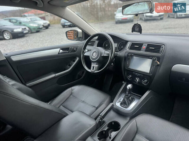Бежевий Фольксваген Джетта, об'ємом двигуна 2.5 л та пробігом 282 тис. км за 7400 $, фото 26 на Automoto.ua