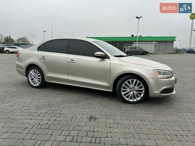 Бежевый Фольксваген Джетта, объемом двигателя 2.5 л и пробегом 224 тыс. км за 8600 $, фото 4 на Automoto.ua