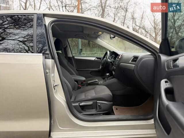 Бежевый Фольксваген Джетта, объемом двигателя 1.97 л и пробегом 238 тыс. км за 8800 $, фото 11 на Automoto.ua