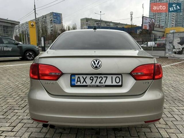 Бежевый Фольксваген Джетта, объемом двигателя 1.97 л и пробегом 184 тыс. км за 8900 $, фото 4 на Automoto.ua