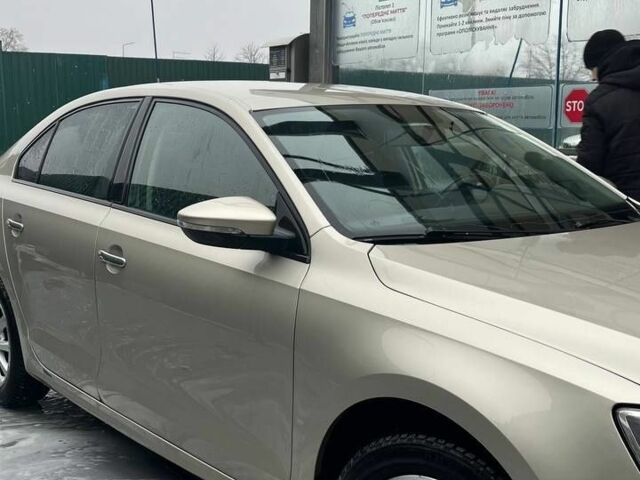 Фольксваген Джетта 2013 в Киеве на Automoto.ua Бежевый Фольксваген Джетта, объемом двигателя 1.4 л и пробегом 221 тыс. км за 7000 $, фото 4 на Automoto.ua