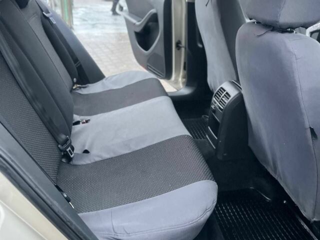 Фольксваген Джетта 2013 в Киеве на Automoto.ua Бежевый Фольксваген Джетта, объемом двигателя 1.4 л и пробегом 221 тыс. км за 7000 $, фото 5 на Automoto.ua