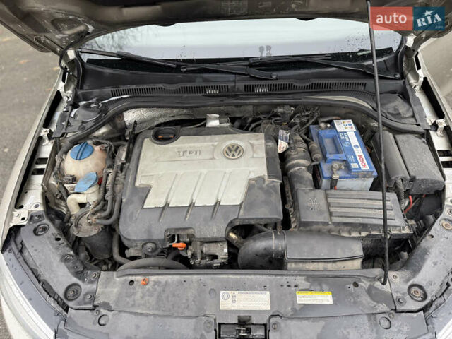 Бежевый Фольксваген Джетта, объемом двигателя 1.97 л и пробегом 238 тыс. км за 8800 $, фото 12 на Automoto.ua