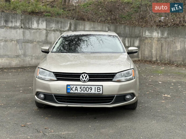 Бежевый Фольксваген Джетта, объемом двигателя 1.97 л и пробегом 238 тыс. км за 8800 $, фото 1 на Automoto.ua