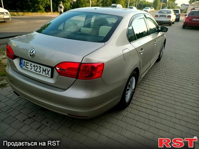 Бежевый Фольксваген Джетта, объемом двигателя 2 л и пробегом 242 тыс. км за 7800 $, фото 1 на Automoto.ua