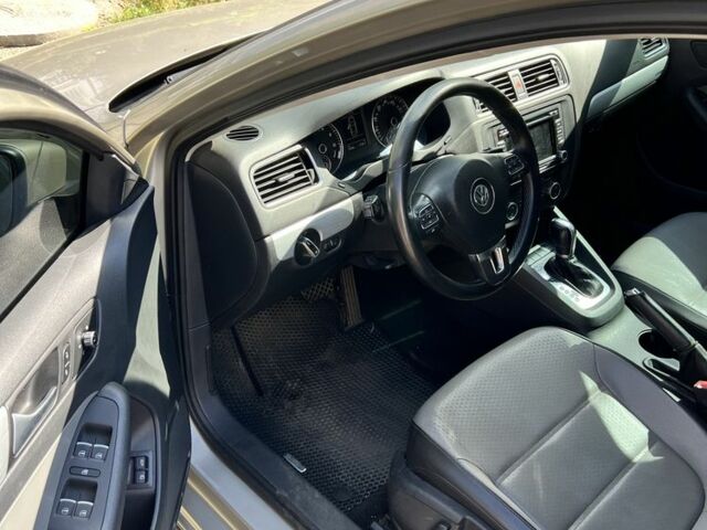 Бежевый Фольксваген Джетта, объемом двигателя 1.4 л и пробегом 235 тыс. км за 7000 $, фото 2 на Automoto.ua