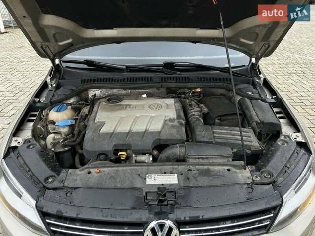 Бежевый Фольксваген Джетта, объемом двигателя 1.97 л и пробегом 184 тыс. км за 8900 $, фото 28 на Automoto.ua