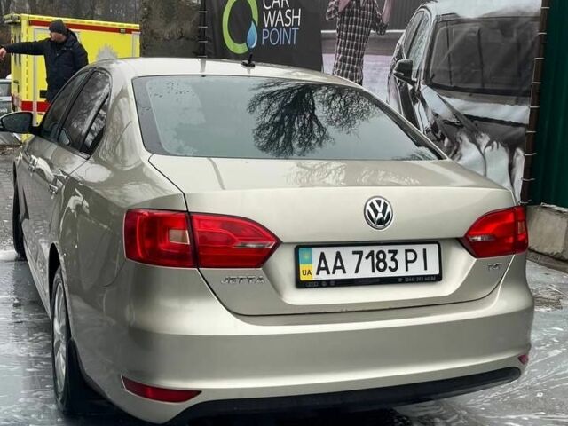 Фольксваген Джетта 2013 в Киеве на Automoto.ua Бежевый Фольксваген Джетта, объемом двигателя 1.4 л и пробегом 221 тыс. км за 7000 $, фото 1 на Automoto.ua