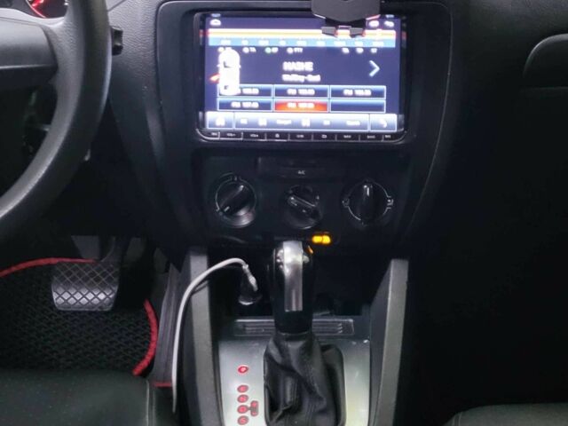 Бежевый Фольксваген Джетта, объемом двигателя 1.8 л и пробегом 240 тыс. км за 7900 $, фото 7 на Automoto.ua