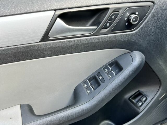 Бежевый Фольксваген Джетта, объемом двигателя 1.4 л и пробегом 235 тыс. км за 7000 $, фото 6 на Automoto.ua