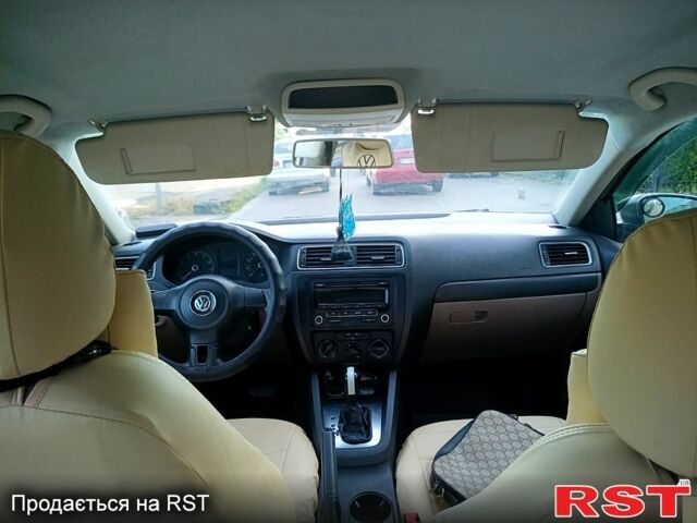 Бежевый Фольксваген Джетта, объемом двигателя 2 л и пробегом 242 тыс. км за 7800 $, фото 3 на Automoto.ua