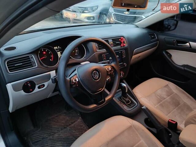 Бежевий Фольксваген Джетта, об'ємом двигуна 1.8 л та пробігом 163 тис. км за 9990 $, фото 20 на Automoto.ua