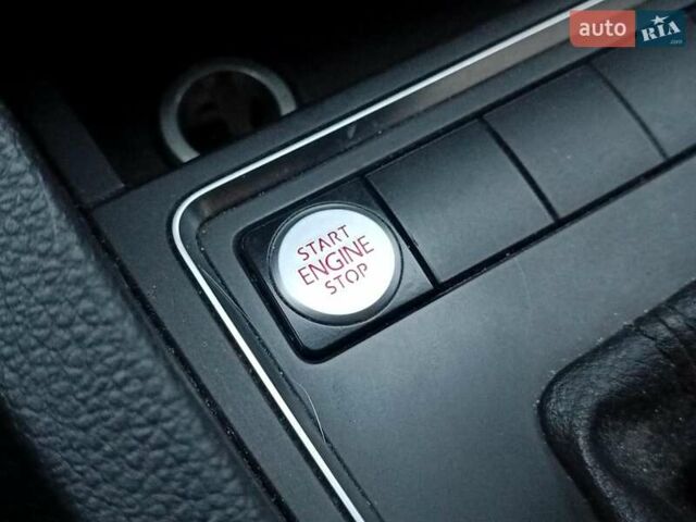 Бежевий Фольксваген Джетта, об'ємом двигуна 1.8 л та пробігом 163 тис. км за 9990 $, фото 30 на Automoto.ua