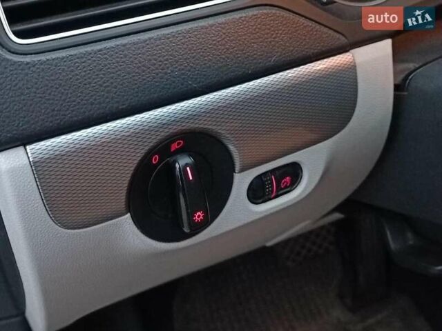 Бежевий Фольксваген Джетта, об'ємом двигуна 1.8 л та пробігом 163 тис. км за 9990 $, фото 23 на Automoto.ua