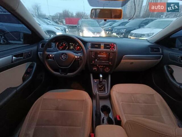 Бежевий Фольксваген Джетта, об'ємом двигуна 1.8 л та пробігом 163 тис. км за 9990 $, фото 15 на Automoto.ua