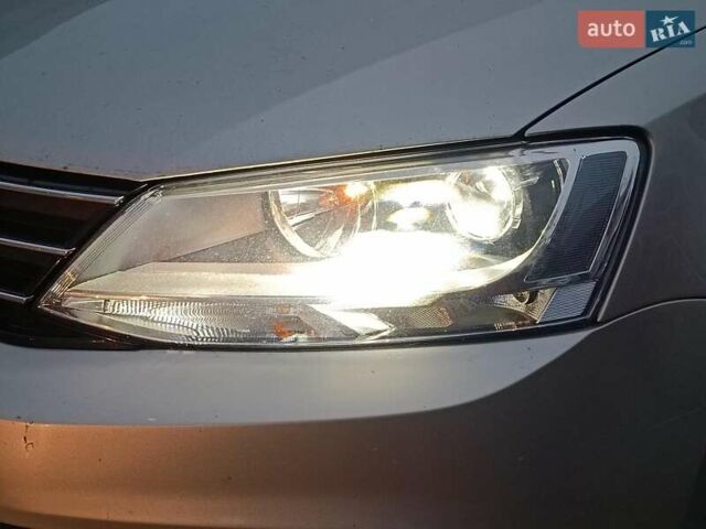 Бежевий Фольксваген Джетта, об'ємом двигуна 1.8 л та пробігом 163 тис. км за 9990 $, фото 6 на Automoto.ua