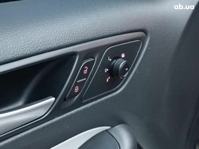 Бежевий Фольксваген Джетта, об'ємом двигуна 1.8 л та пробігом 163 тис. км за 9990 $, фото 21 на Automoto.ua