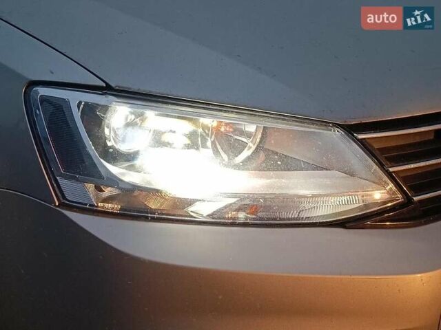 Бежевий Фольксваген Джетта, об'ємом двигуна 1.8 л та пробігом 163 тис. км за 9990 $, фото 7 на Automoto.ua