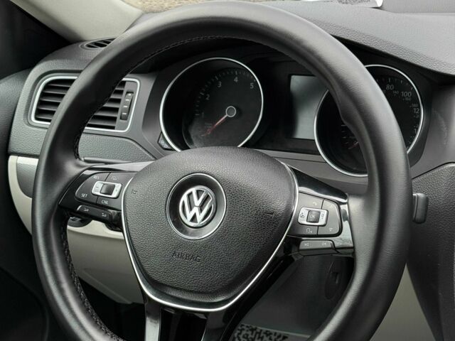 Бежевый Фольксваген Джетта, объемом двигателя 1.8 л и пробегом 204 тыс. км за 8900 $, фото 4 на Automoto.ua