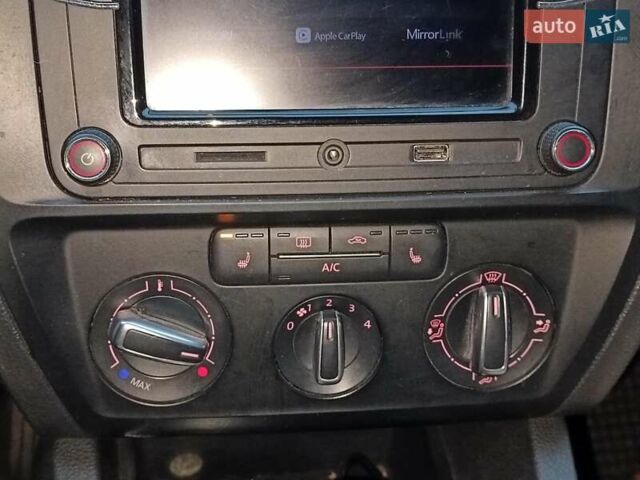 Бежевий Фольксваген Джетта, об'ємом двигуна 1.8 л та пробігом 163 тис. км за 9990 $, фото 29 на Automoto.ua