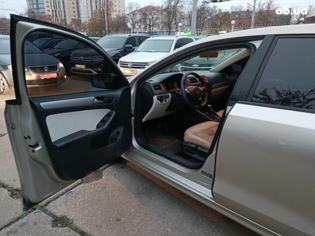 Бежевий Фольксваген Джетта, об'ємом двигуна 1.8 л та пробігом 163 тис. км за 9990 $, фото 17 на Automoto.ua